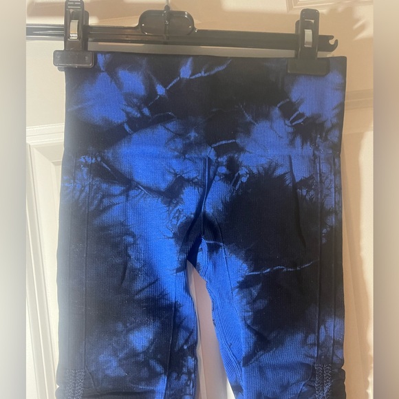 Lululemon cropped leggings size 2 - Picture 3 of 10